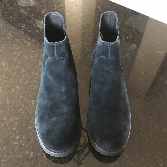 New UGG Briscoe Black Suede Boots, 11 - Picture 3 of 8